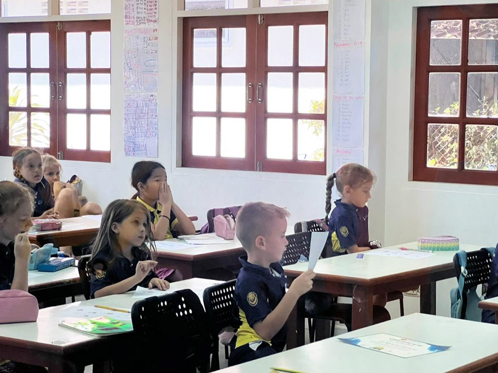 primary classroom students lighthouse international